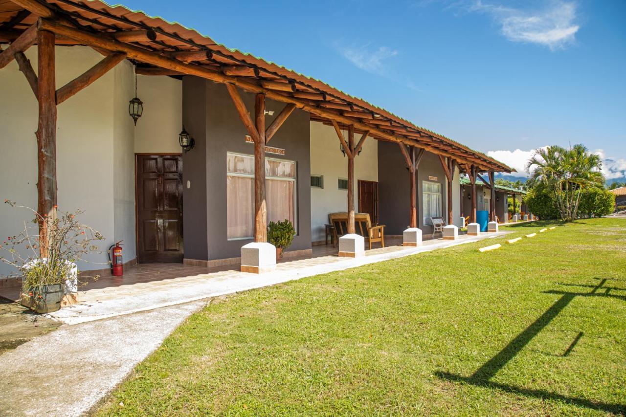 Hotel El Rancho Quepos Exterior photo