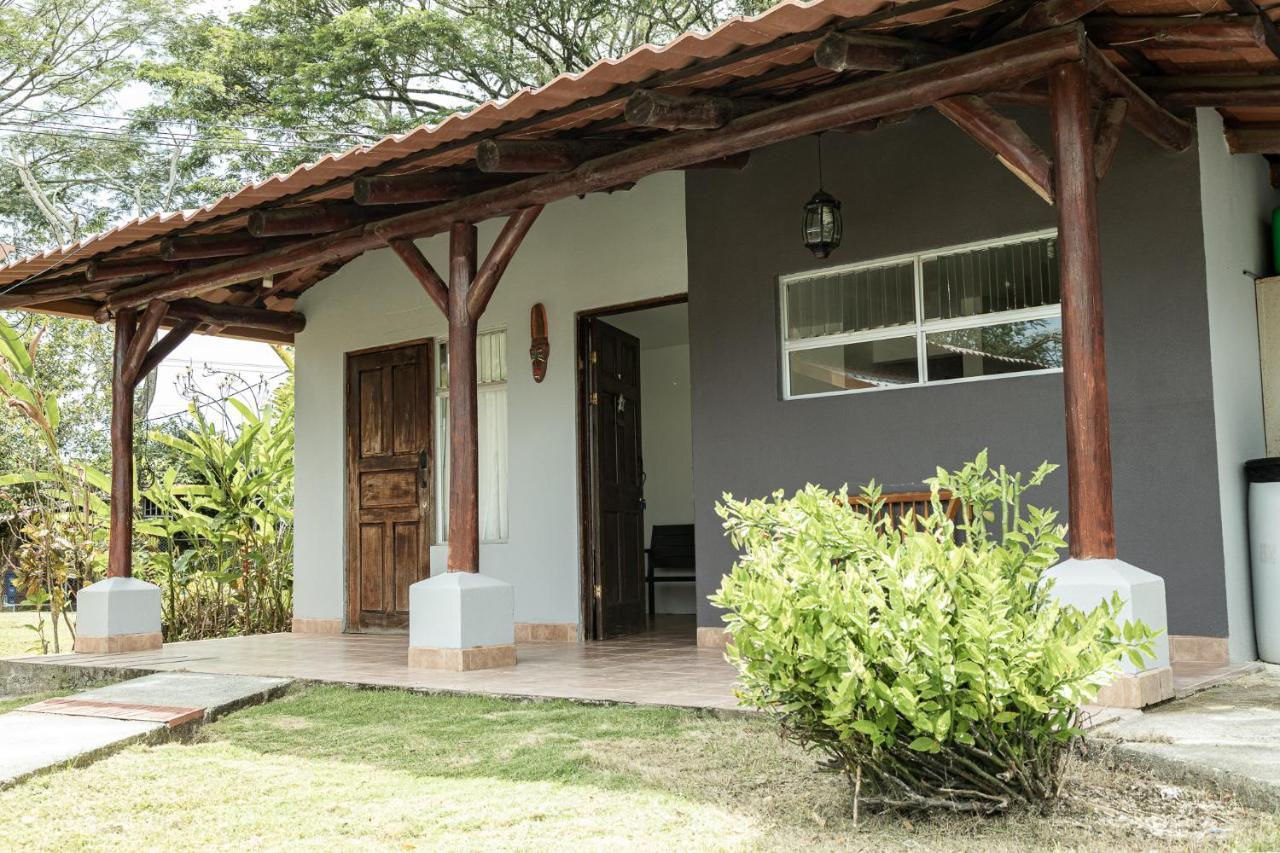 Hotel El Rancho Quepos Exterior photo