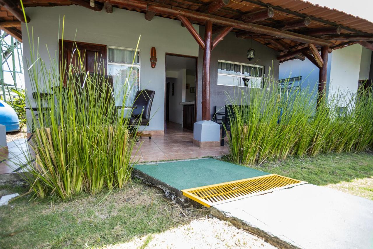 Hotel El Rancho Quepos Exterior photo